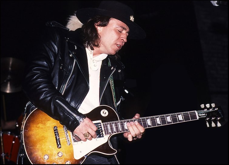 Stevie Ray Vaughan playing Gibson Les Paul